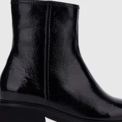 Saundra Women Boots
